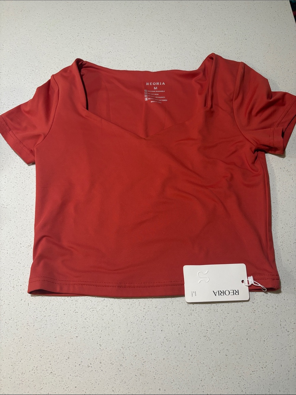 ReoRia Red Cropped V-Neck Short Sleeve Top